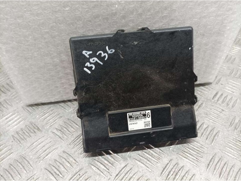 Recambio de modulo electronico para toyota yaris active hybrid referencia OEM IAM 896810D051 285000215O DENSO