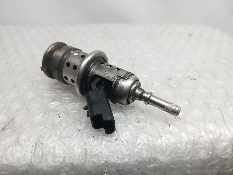 Recambio de inyector adblue para opel combo life innovation referencia OEM IAM 9813930180  