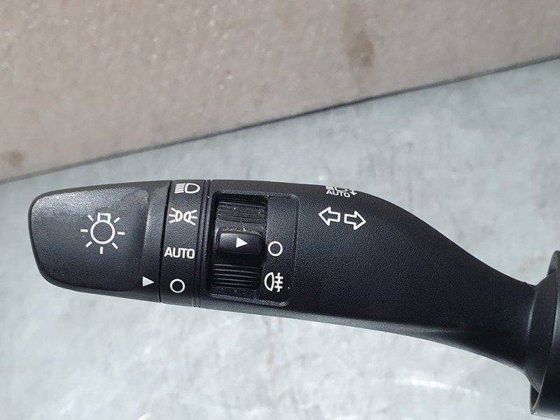 Recambio de mando luces y limpia para hyundai ioniq klass electro referencia OEM IAM 93404G2802  