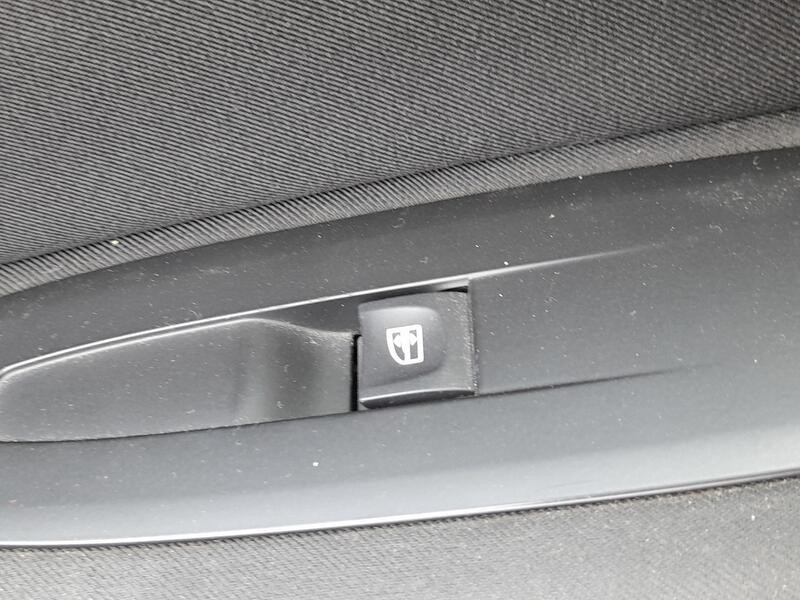 Recambio de mando elevalunas delantero derecho para renault megane iv hatchback (b9a/m/n_) 1.5 dci 90 (b9a1) referencia OEM IAM 