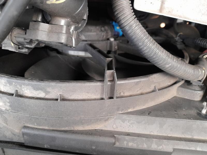 Recambio de electroventilador para dacia sandero ii (b8_) tce 90 lpg (b8m1) referencia OEM IAM 214815012R  