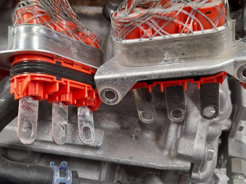 Recambio de caja cambios para toyota yaris hsd city referencia OEM IAM 3090052010 P16C16135 AUTOMATICA