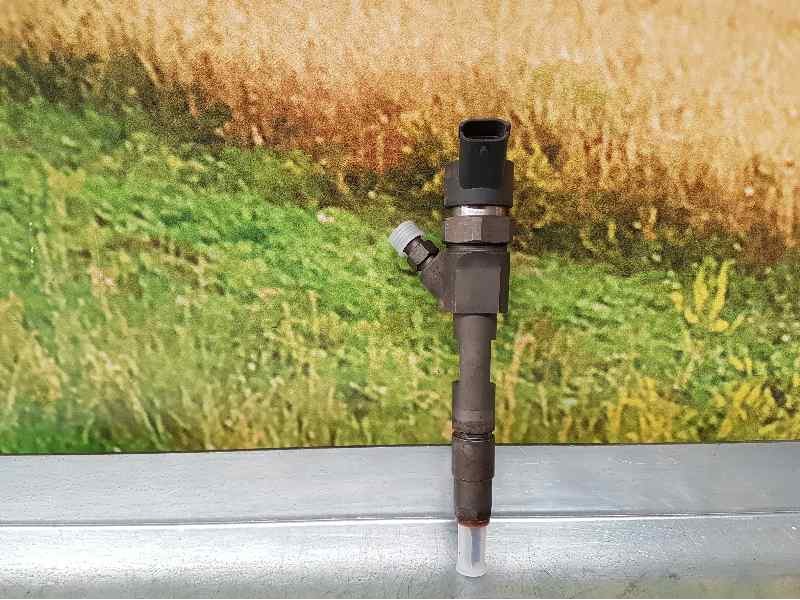 Recambio de inyector para renault scenic ii 1.9 dci diesel referencia OEM IAM 7700111014 0445110021 BOSCH