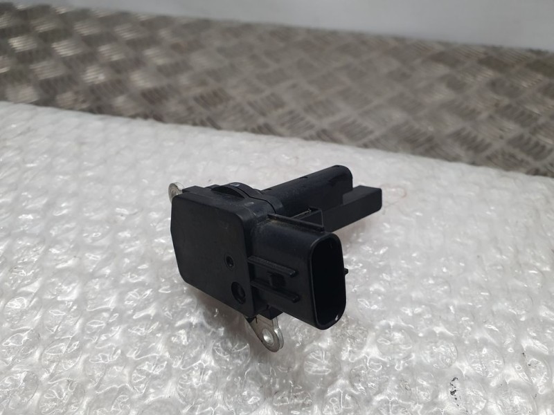 Recambio de caudalimetro para toyota yaris hsd city referencia OEM IAM 222040V020 VN1974005380 DENSO
