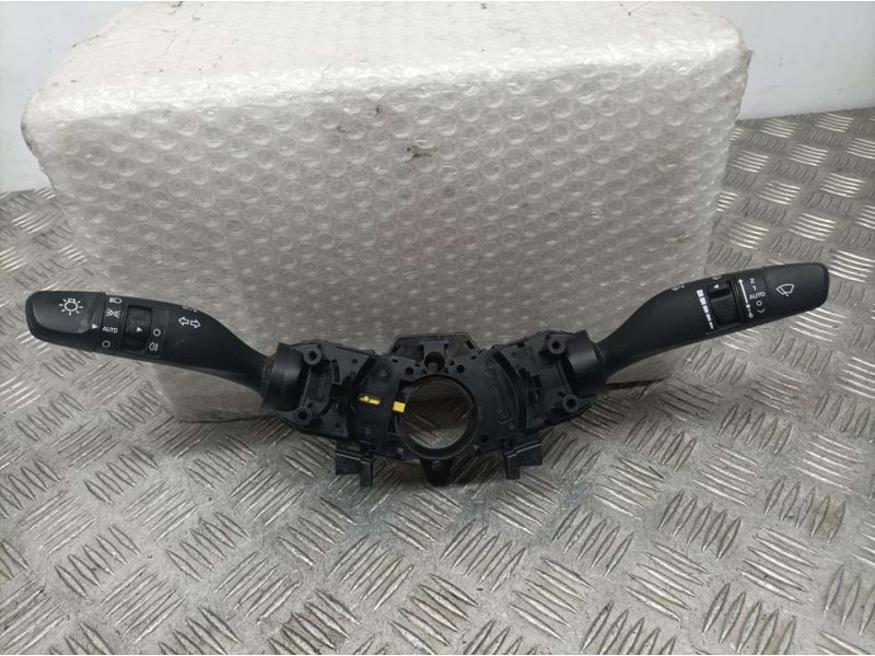 Recambio de mando luces y limpia para hyundai ioniq hybrid referencia OEM IAM 93403F2810  