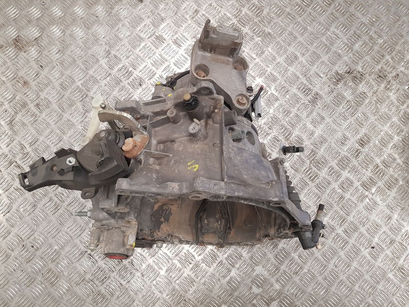 Recambio de caja cambios para opel combo furgoneta/monovolumen (k9) 1.5 d referencia OEM IAM 20V261 1633556380 6VELOCIDADES 1613