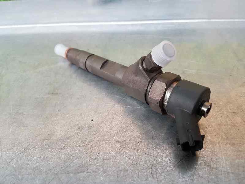 Recambio de inyector para renault scenic ii 1.9 dci diesel referencia OEM IAM 7700111014 0445110021 BOSCH