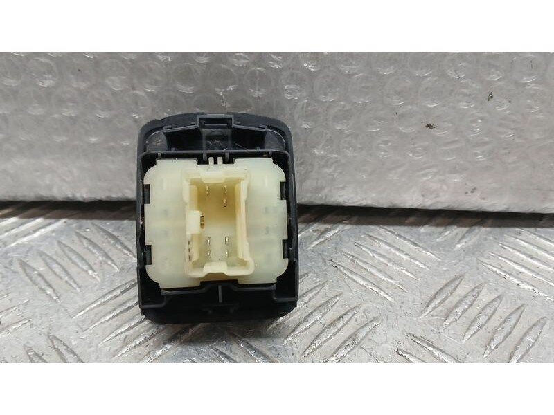 Recambio de mando elevalunas delantero izquierdo para dacia dokker abiance referencia OEM IAM 254110431R  