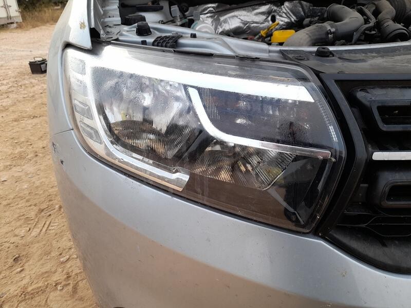 Recambio de faro derecho para dacia sandero ii (b8_) tce 90 lpg (b8m1) referencia OEM IAM 260100697R  
