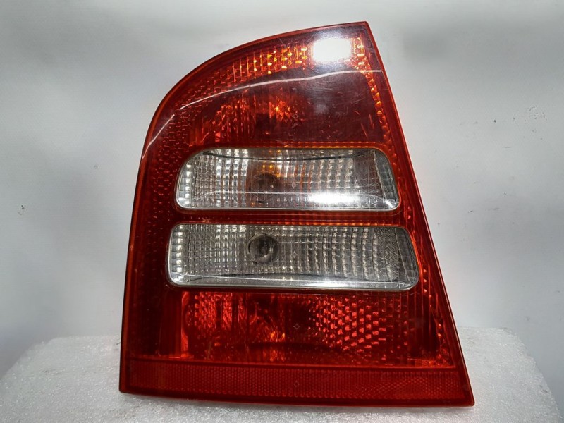 Recambio de piloto trasero izquierdo para skoda octavia berlina (1u2) elegance referencia OEM IAM YU3X13441BA YU3X13451BA 