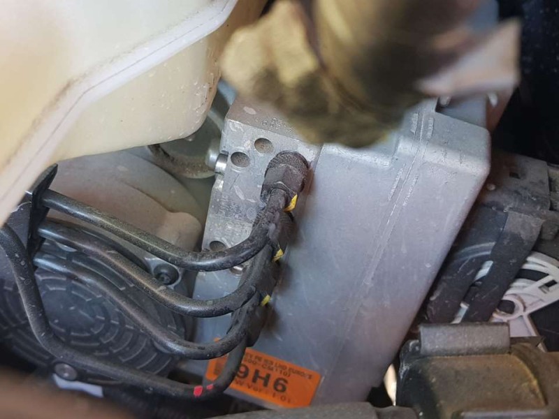 Recambio de abs para hyundai kona klass hybrid 2wd referencia OEM IAM 58910J9000  