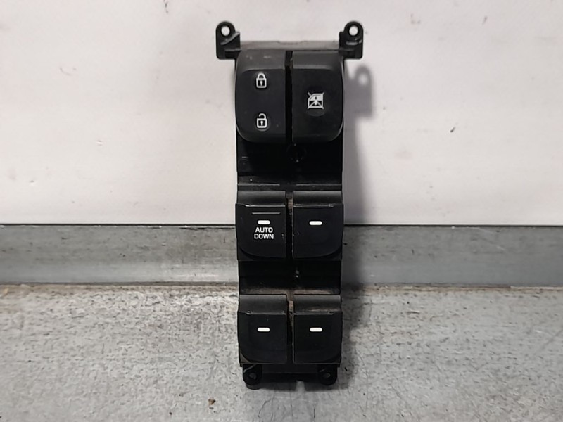 Recambio de mando elevalunas delantero izquierdo para hyundai i10 style referencia OEM IAM 93570B40304X  