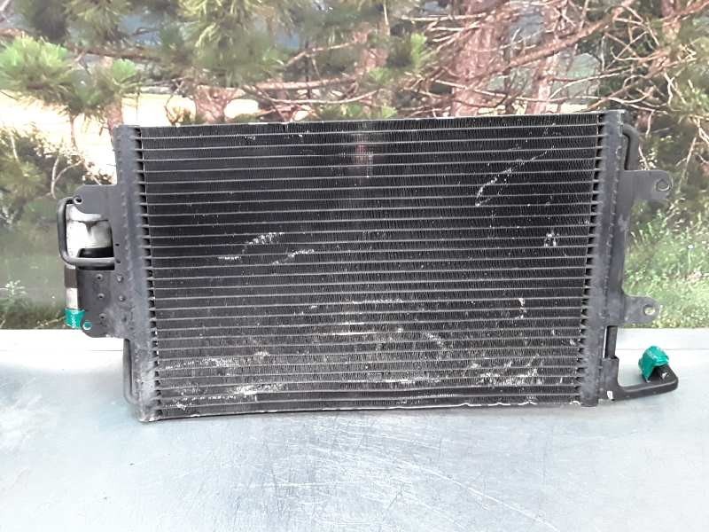 Recambio de condensador / radiador aire acondicionado para volkswagen bora berlina (1j2) highline referencia OEM IAM 1J0820411A 