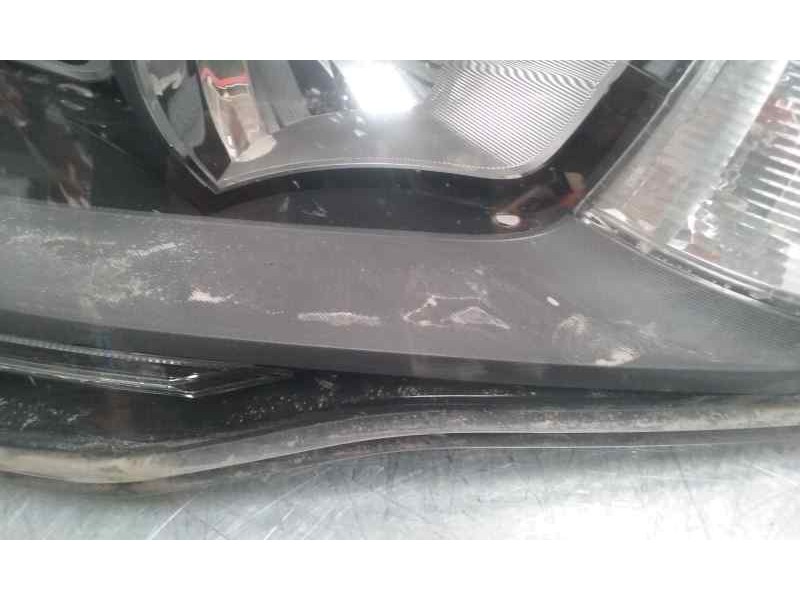 Recambio de faro derecho para audi a1 (8x) referencia OEM IAM 8X0941004 TOCADO 