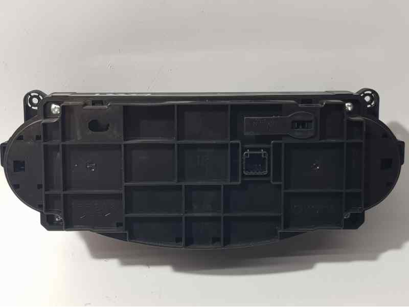 Recambio de mando climatizador para toyota yaris hsd city referencia OEM IAM 559000D310C0  