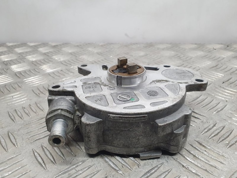 Recambio de depresor freno / bomba vacio para audi a4 ber. (b8) 2.0 16v tdi referencia OEM IAM 03L145100  