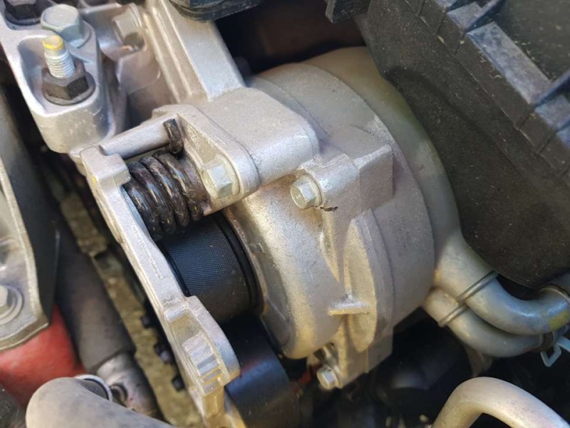 Recambio de alternador para hyundai kona klass hybrid 2wd referencia OEM IAM 3739003900  