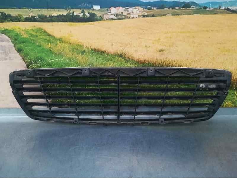 Recambio de rejilla delantera para mercedes-benz clase e (w211) berlina e 270 cdi (211.016) referencia OEM IAM A2118800583  TOCA