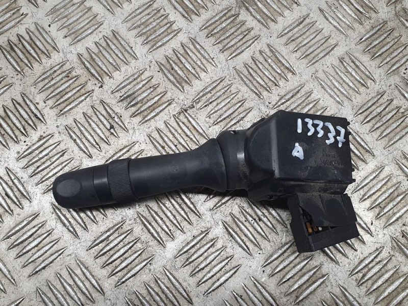 Recambio de mando limpia para toyota yaris hsd city referencia OEM IAM 0D19017F936  