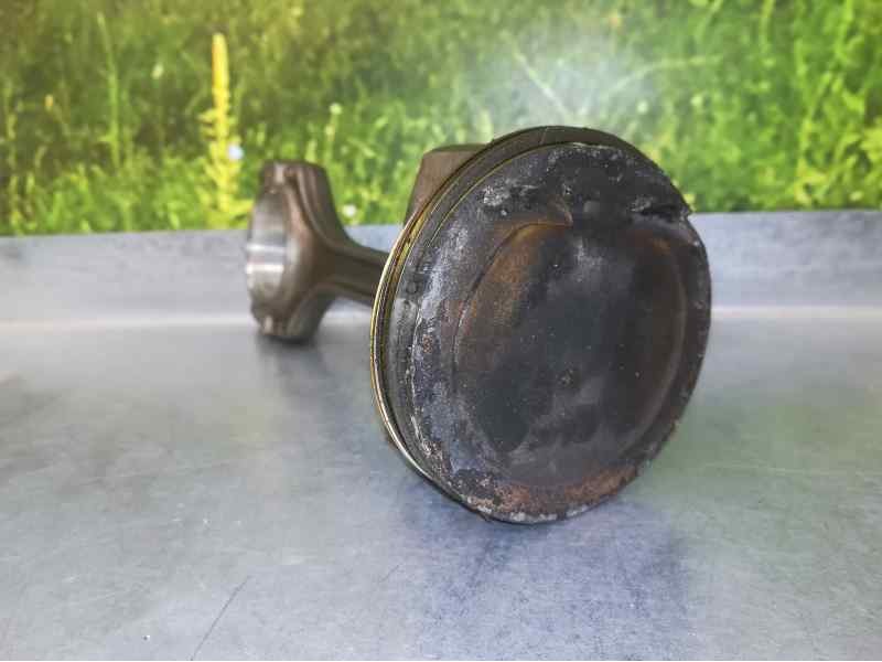 Recambio de biela para volkswagen polo (6c1) 1.0 referencia OEM IAM 04EAP  