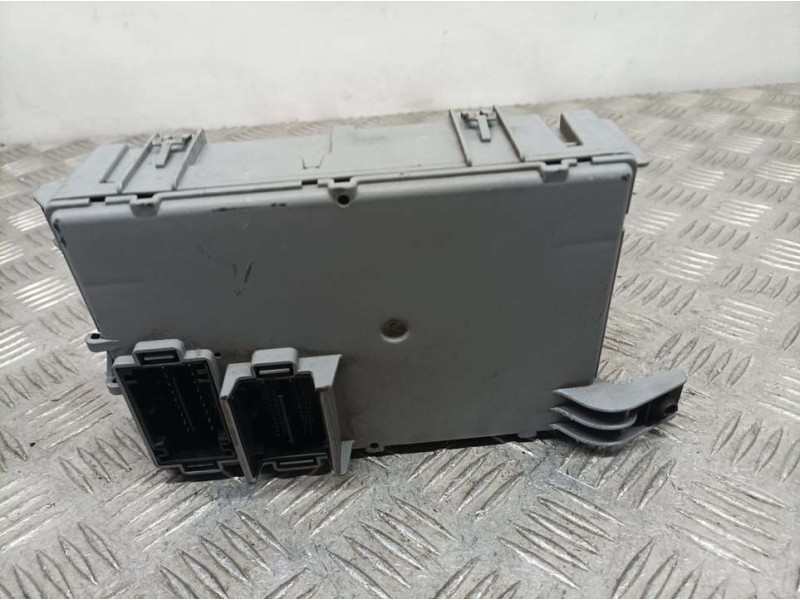 Recambio de caja reles / fusibles para ford ka (ccu) titanium referencia OEM IAM 517935210 28211878 