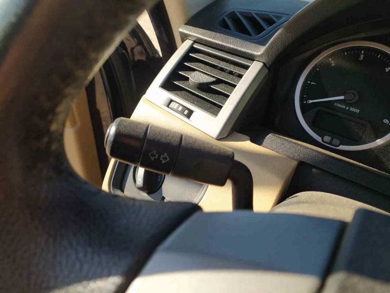 Recambio de mando luces y limpia para land rover range rover sport v8 td first edition referencia OEM IAM XPB500350PVJ  