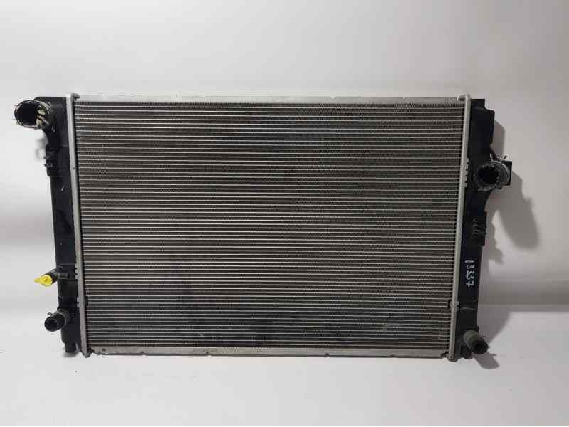 Recambio de radiador agua para toyota yaris hsd city referencia OEM IAM 4221348630  