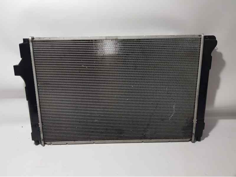 Recambio de radiador agua para toyota yaris hsd city referencia OEM IAM 4221348630  