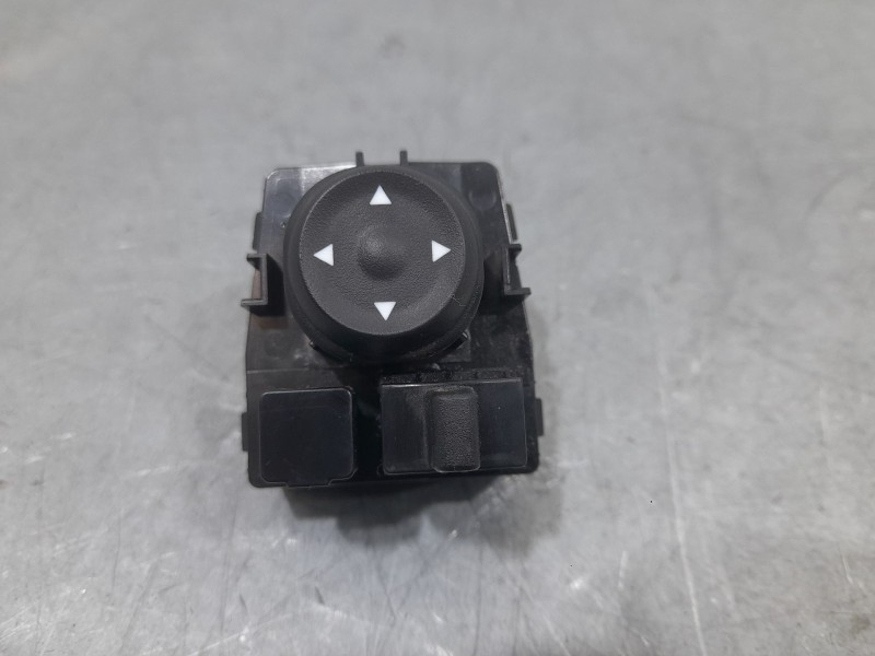 Recambio de mando retrovisor para hyundai bayon (bc3) 1.2 mpi referencia OEM IAM 93530BV000  