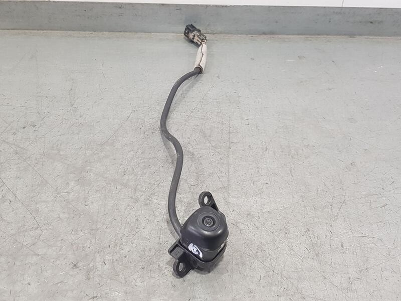 Recambio de camara vision trasera para hyundai kona klass hybrid 2wd referencia OEM IAM 99240J9500  