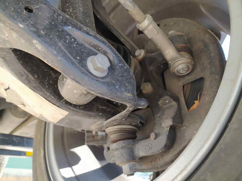 Recambio de mangueta delantera izquierda para land rover range rover sport v8 td first edition referencia OEM IAM RUB500130  