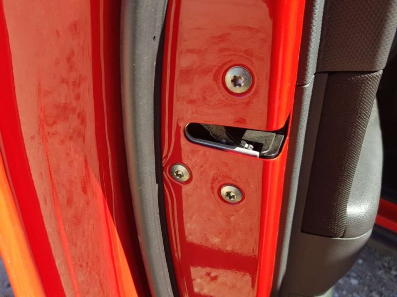 Recambio de cerradura puerta delantera izquierda para hyundai kona klass hybrid 2wd referencia OEM IAM 81310J9000  