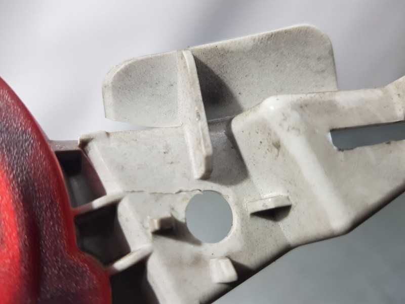 Recambio de piloto trasero izquierdo paragolpes para toyota yaris hsd city referencia OEM IAM 815610D600  PATA QUEBRADA