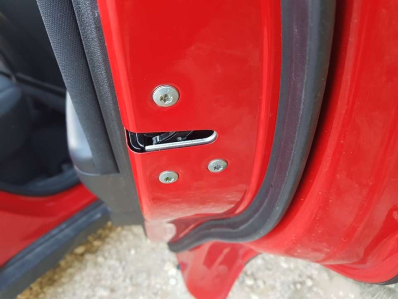 Recambio de cerradura puerta trasera derecha para hyundai kona klass hybrid 2wd referencia OEM IAM 81420J9500  