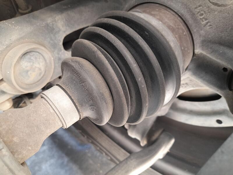 Recambio de transmision delantera izquierda para renault megane iv hatchback (b9a/m/n_) 1.5 dci 90 (b9a1) referencia OEM IAM 391