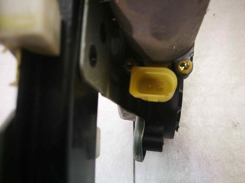 Recambio de elevalunas trasero izquierdo para volvo v70 familiar referencia OEM IAM  119971 CLAV 2 PINS