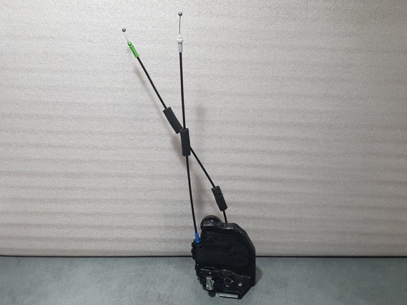 Recambio de cerradura puerta trasera izquierda para toyota corolla (e21) hybrid active referencia OEM IAM SIN REF  4 PINES