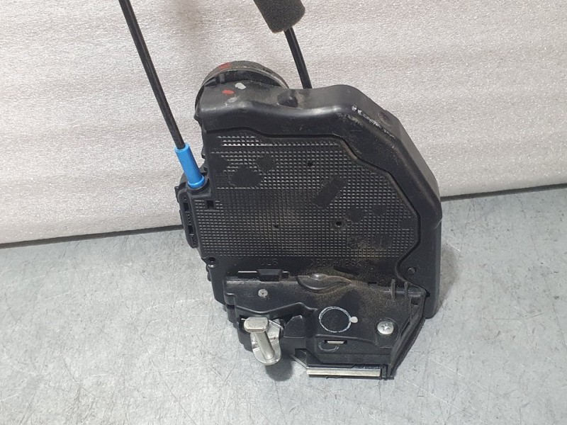 Recambio de cerradura puerta trasera izquierda para toyota corolla (e21) hybrid active referencia OEM IAM SIN REF  4 PINES