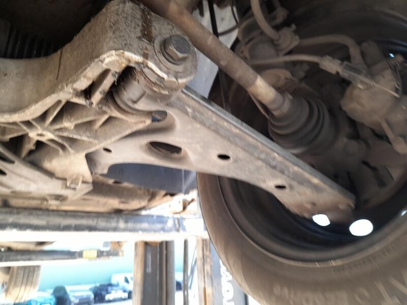 Recambio de brazo suspension inferior delantero izquierdo para citroën nemo monospace 1.4 hdi referencia OEM IAM 1618067580  