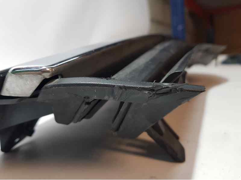 Recambio de rejilla delantera para renault kangoo profesional referencia OEM IAM 623101381R 1202567X FAURECIA TOCADA