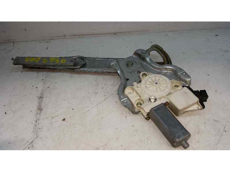 Recambio de elevalunas delantero derecho para toyota corolla (e12) 1.4 d-4d terra berlina referencia OEM IAM 6981002130 6 PINS E