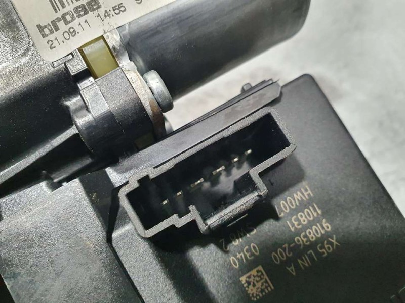 Recambio de motor elevalunas trasero derecho para renault scenic iii dynamique referencia OEM IAM 827303178R 915947200 BROSE 6 P