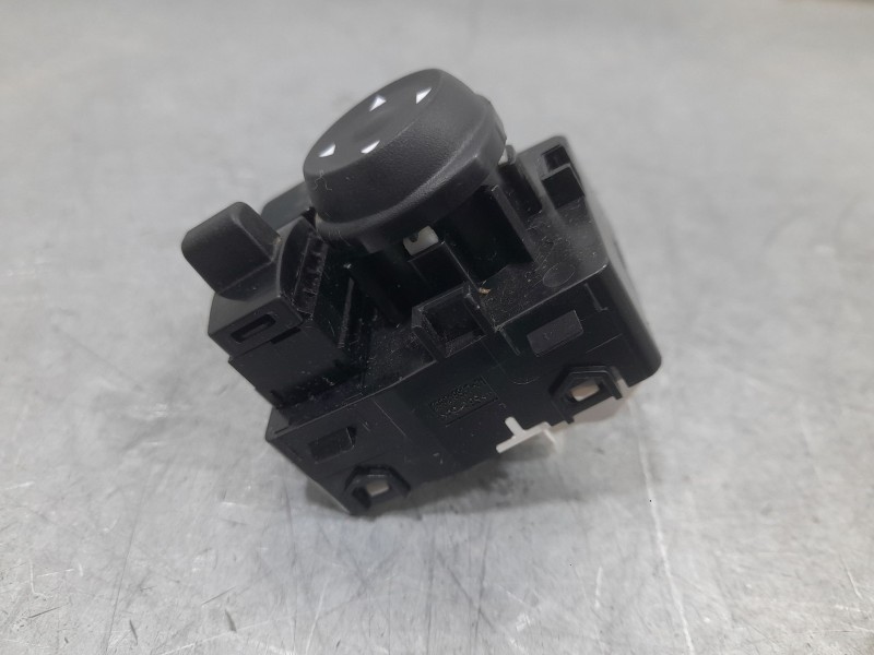 Recambio de mando retrovisor para hyundai bayon (bc3) 1.2 mpi referencia OEM IAM 93530BV000  