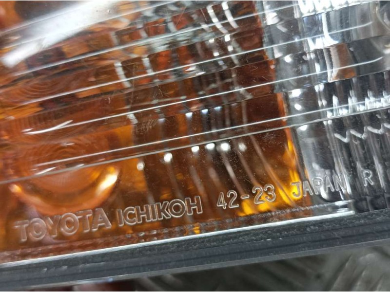 Recambio de piloto delantero derecho para toyota rav 4 (a2) 2.0 luna 4x4 referencia OEM IAM 8151142050  INTERMITENTE