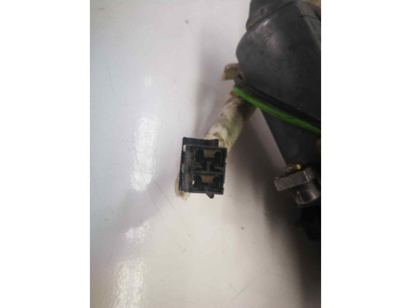 Recambio de elevalunas trasero derecho para audi 100 berlina (443) referencia OEM IAM 680185012000 2 PINS 893839398A