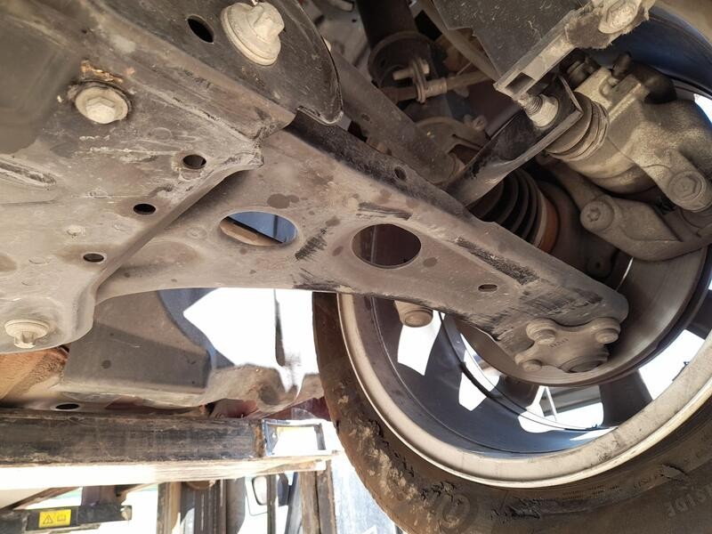 Recambio de brazo suspension inferior delantero izquierdo para opel corsa f (p2jo) 1.2 (68) referencia OEM IAM 9857903080  