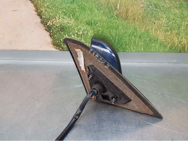 Recambio de retrovisor izquierdo para toyota corolla (e11) 1.4 linea terra (5-ptas.) referencia OEM IAM  5 CABLES ELECTRICO