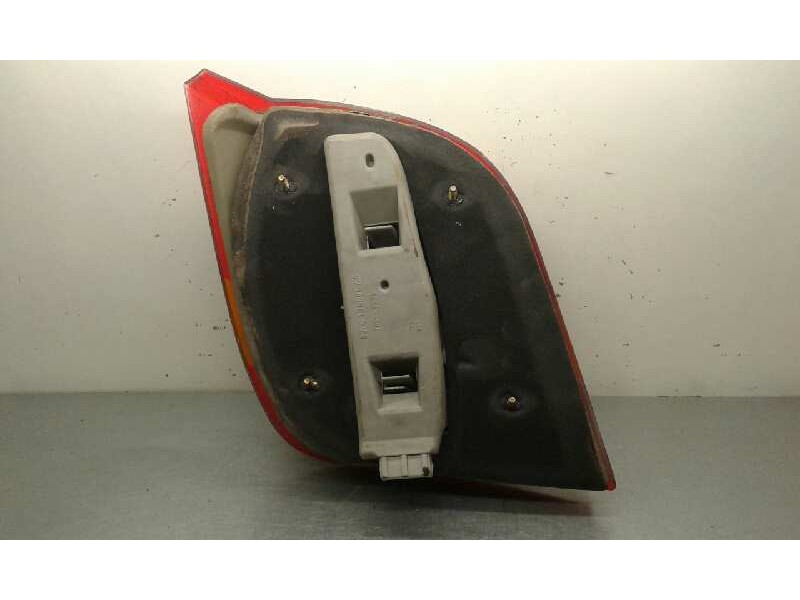 Recambio de piloto trasero derecho para ford fiesta berl./courier surf referencia OEM IAM   