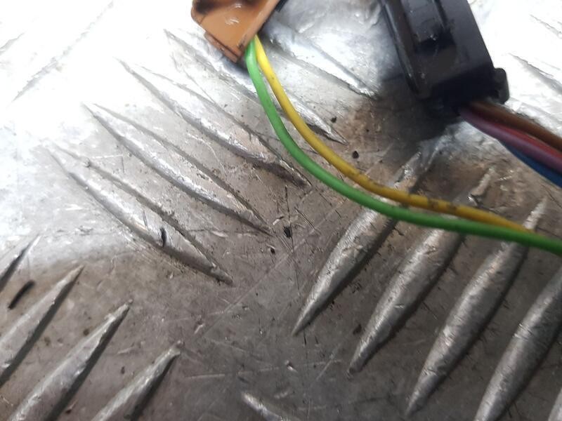 Recambio de retrovisor izquierdo para citroën c5 berlina attraction referencia OEM IAM 12283040 2 clavijas de 2 y 5 cables ELECT