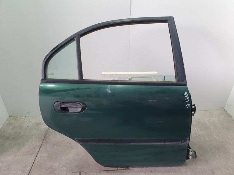 Recambio de puerta trasera derecha para mitsubishi carisma berina 5 (da0) 1600 glx referencia OEM IAM   